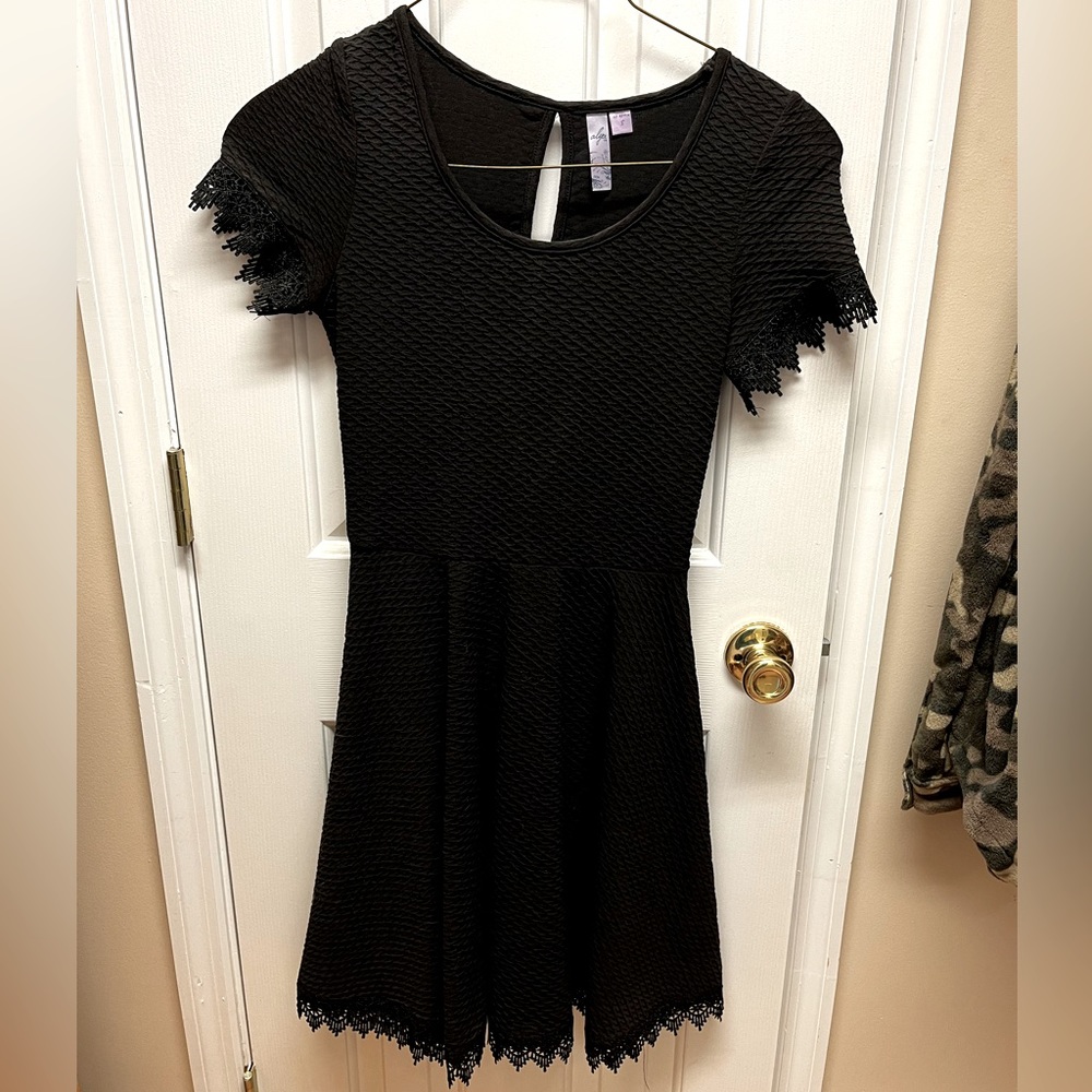 Black dress (Francesca’s)- size S
